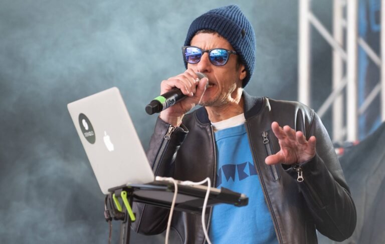 Mike D de Beastie Boys lanza su debut en solitario Switch Up