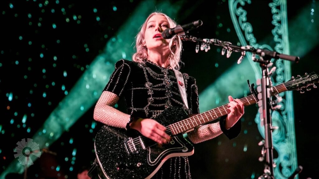 Phoebe Bridgers presenta nueva música en su primer concierto tras tres años
