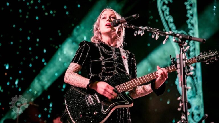 Phoebe Bridgers presenta nueva música en su primer concierto tras tres años