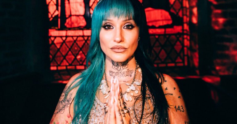 RØRY revela su nuevo álbum BLOODLETTING y presenta sencillo impactante