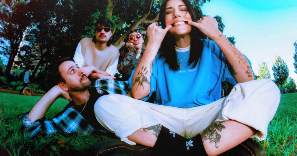 Stand Atlantic vuelve a la escena musical con Velcro, un sencillo que refleja la honestidad de Bonnie Fraser.