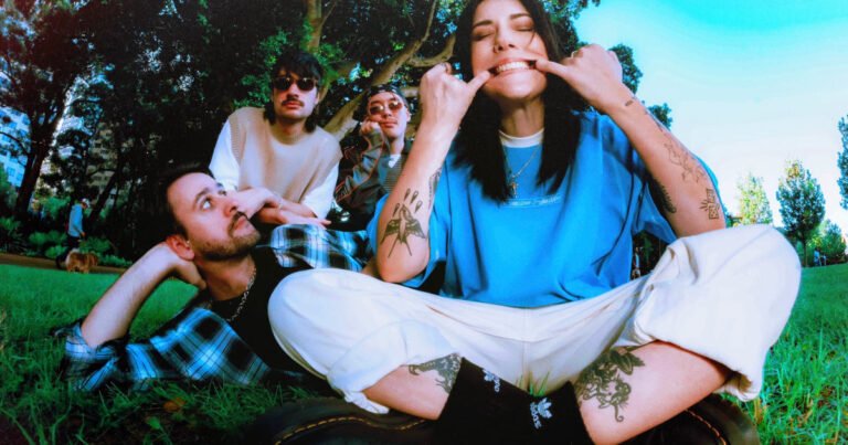 Stand Atlantic lanza su nuevo sencillo Velcro en la era lovergirl