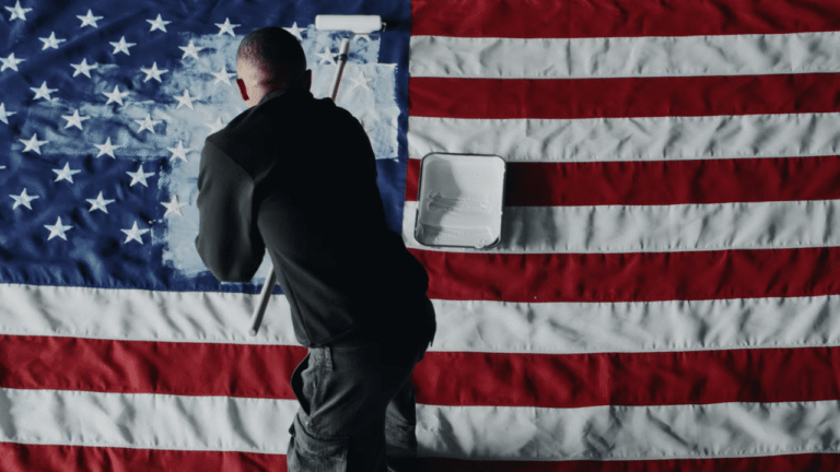 Vince Staples lanza el provocador video de White Flag en su nuevo álbum