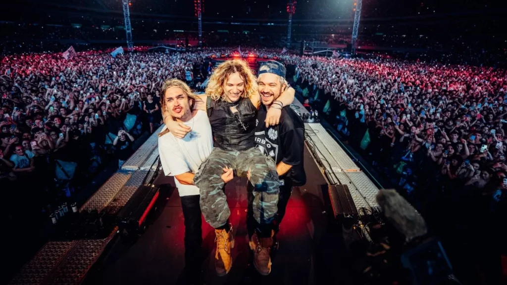 Airbag, el trío de rock argentino que arrasó en River Plate, vuelve a Santiago con un espectáculo imperdible.