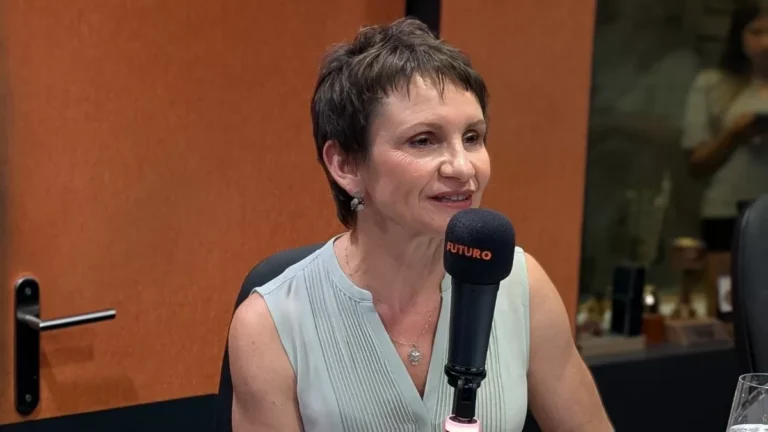 Carolina Tohá revela su experiencia íntima en nuevo libro