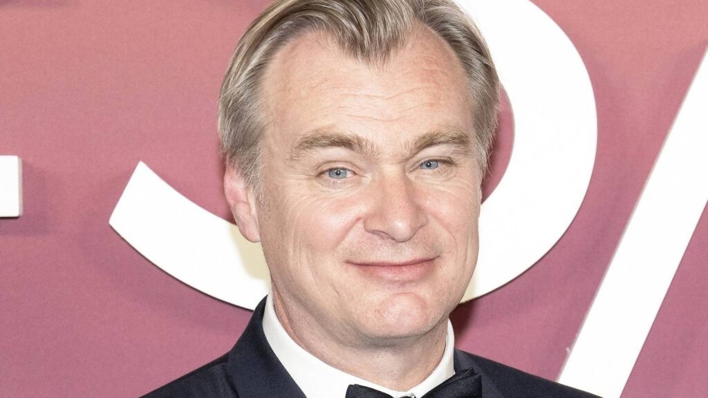 Descubre cómo Memento se ha consolidado como una obra maestra del cine noir bajo la dirección de Christopher Nolan.
