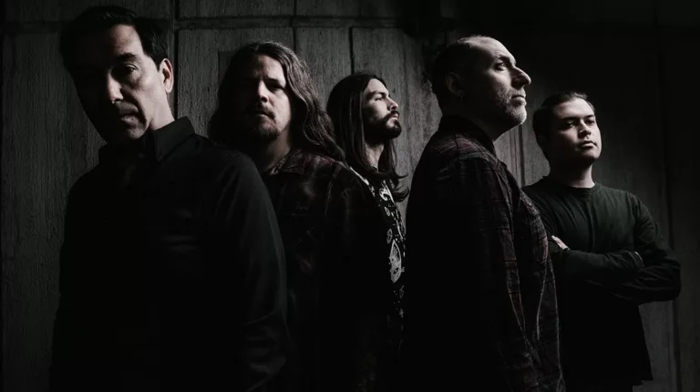 Cronn lanza Viral Curse y revela su lado oscuro en la música