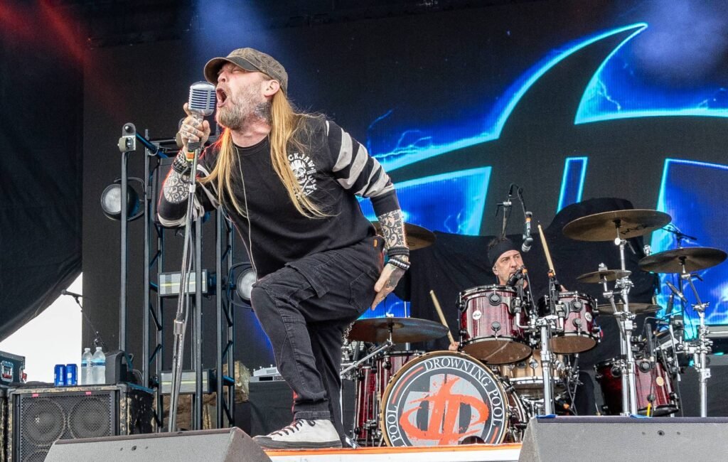 La gira de Drowning Pool en Sudamérica se cancela por baja venta de entradas, aunque la banda cita problemas logísticos.