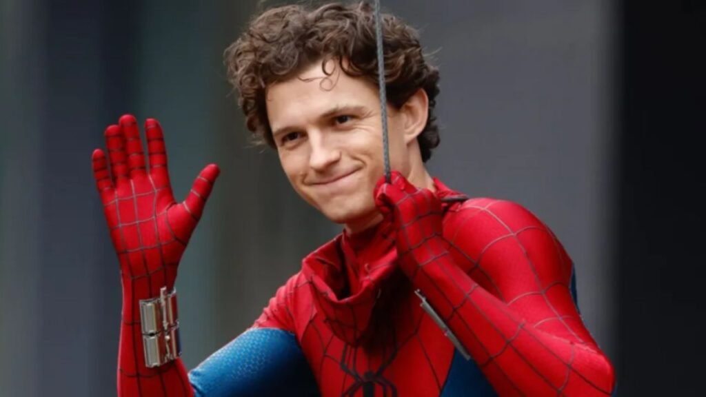 Tom Holland como Spider-Man con traje artesanal en Spider-Man Brand New Day Marvel UCM