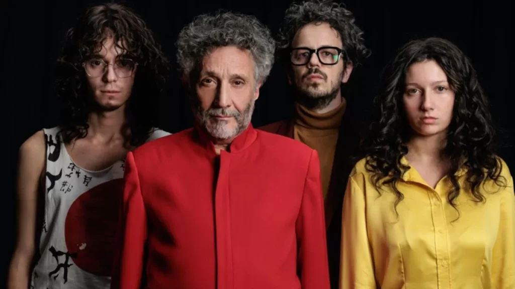 Descubre cómo cuatro versiones de Fito Paez conviven en un mismo espacio en el nuevo cortometraje Todos los Fitos.