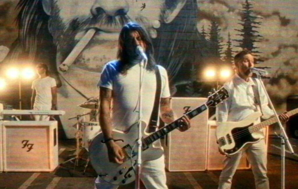 Foo Fighters lanza un video sangriento de Spit Shine, creado y dirigido por el propio Dave Grohl.