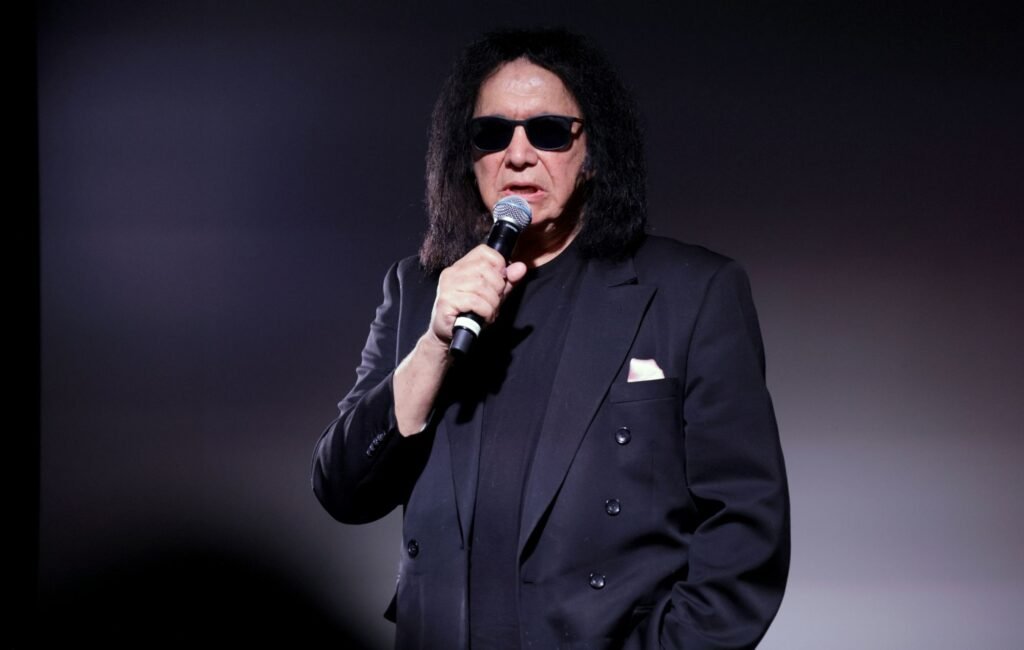 El icónico Gene Simmons de KISS anuncia un evento extraordinario con leyendas de Black Sabbath y The Police.