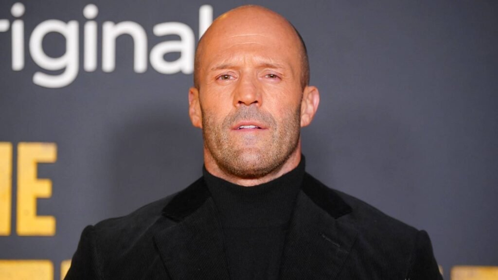 El filme de acción Homefront, protagonizado por Jason Statham, tendrá un nuevo hogar en streaming, reviviendo su éxito tras 13 años.