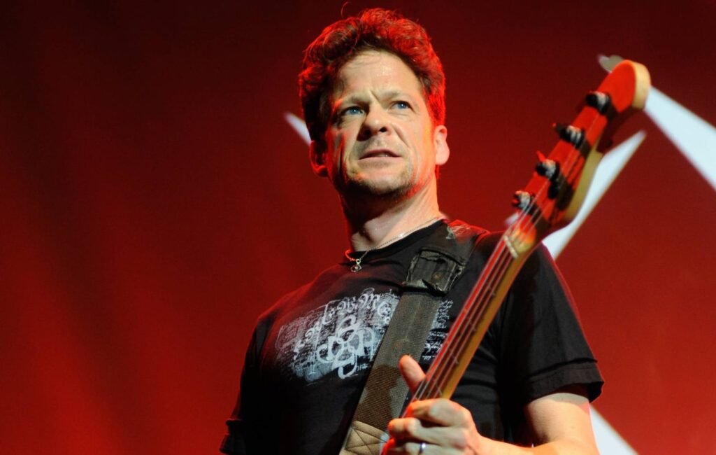 Jason Newsted de ex bajista de Metallica revela su lucha contra el cáncer de garganta