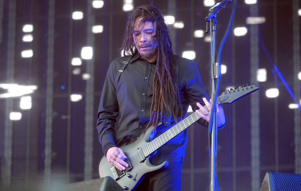 La banda KoRn ha trabajado en 40 nuevas canciones mientras discuten la salida de Fieldy, su bajista.