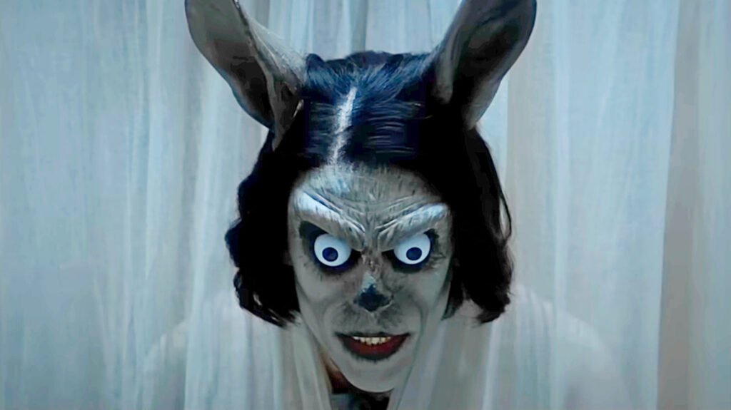 Hokum es una obra maestra del horror dirigida por Damian McCarthy, ahora disponible en streaming para los amantes del género.