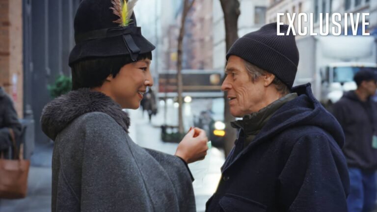 Willem Dafoe y Greta Lee protagonizan ‘Late Fame’ en agosto