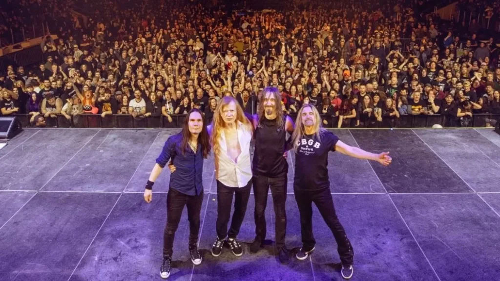 La icónica banda de metal Megadeth inicia su gira en el Movistar Arena con un respaldo incondicional de su público.