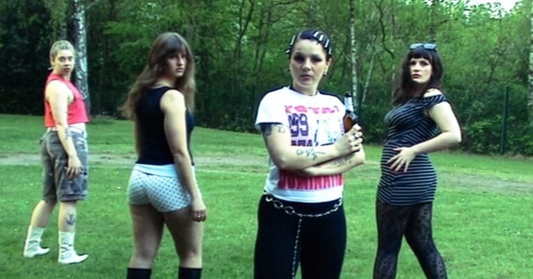 Panic Shack presenta Grin y critica la rutina diaria en su nuevo single