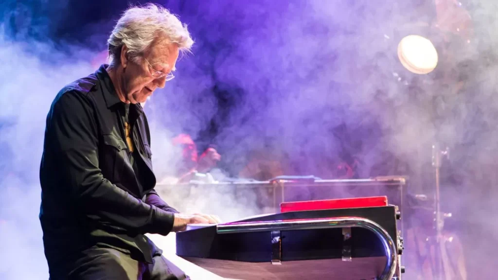 Revive el legado de Ray Manzarek, el alma de The Doors, y su contribución al rock estadounidense.