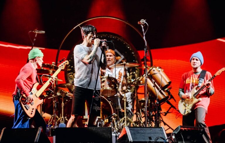 Red Hot Chili Peppers vendieron su catálogo musical por 300 millones de dólares