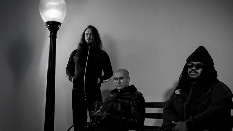 Show Me the Body presenta su nuevo álbum Alone Together y el sencillo No God