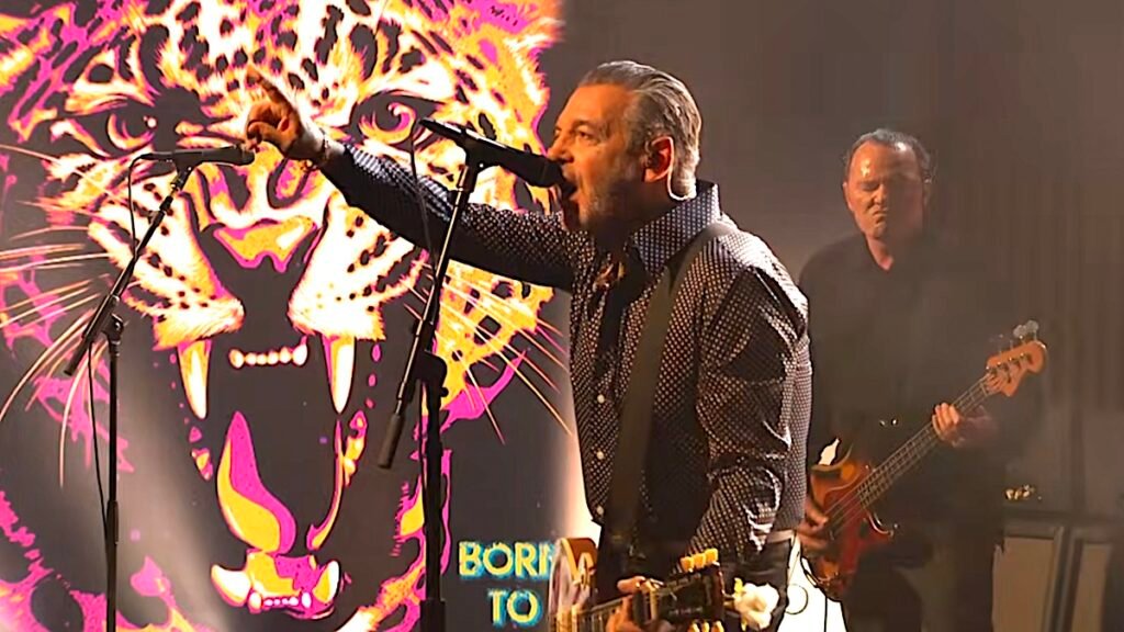 Social Distortion presenta ‘Born To Kill’ en vivo en Jimmy Kimmel Live tras 15 años sin álbum
