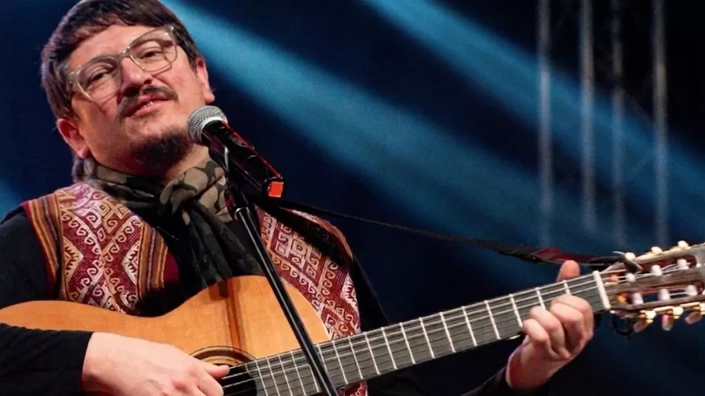 Descubre todos los detalles de la programación cultural del Teatro Centenario con Violento Parra y un homenaje a Journey.