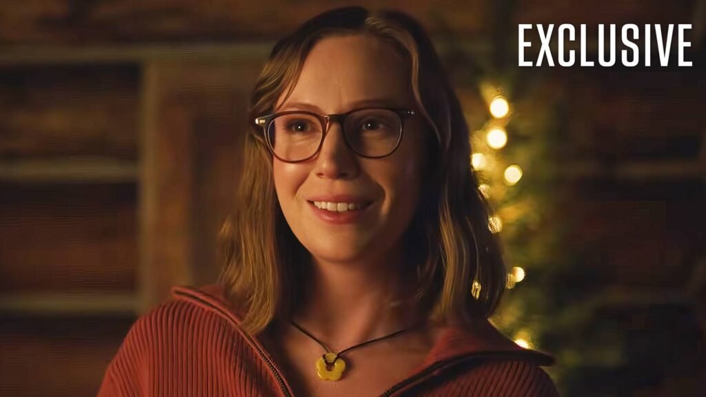 Descubre la primera imagen de Camp Miasma, el nuevo slasher protagonizado por Gillian Anderson y dirigido por Jane Schoenbrun.