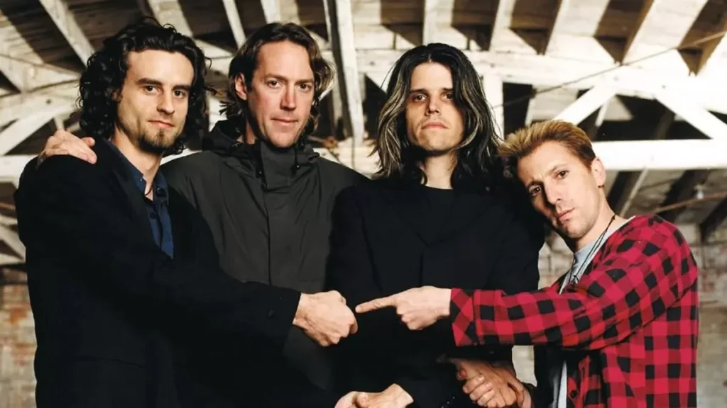 Explora los 25 años de Lateralus, la obra maestra de Tool que desafía la matemática y cautiva al oyente.