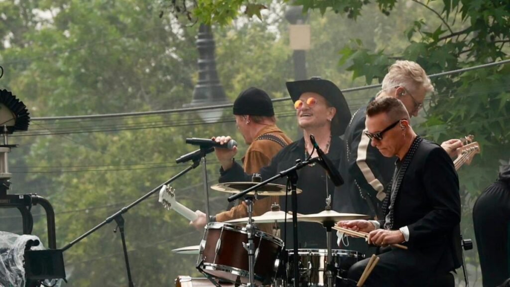 U2 grabando videoclip de Street of Dreams en el Centro Histórico de la Ciudad de México