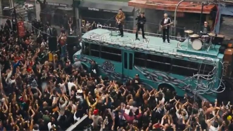 U2 filma su nuevo video musical en el Centro Histórico de Ciudad de México con fans seleccionados