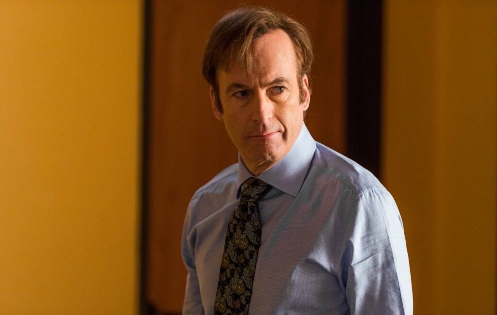 El actor Bob Odenkirk protagoniza un remake benéfico de 'The Room', disponible en tráiler. ¿Te atreves a verlo?