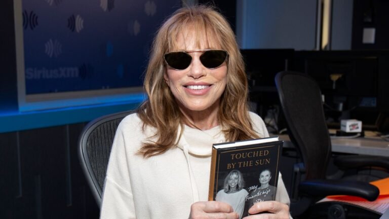 Carly Simon lanza su primer álbum de canciones originales en 15 años