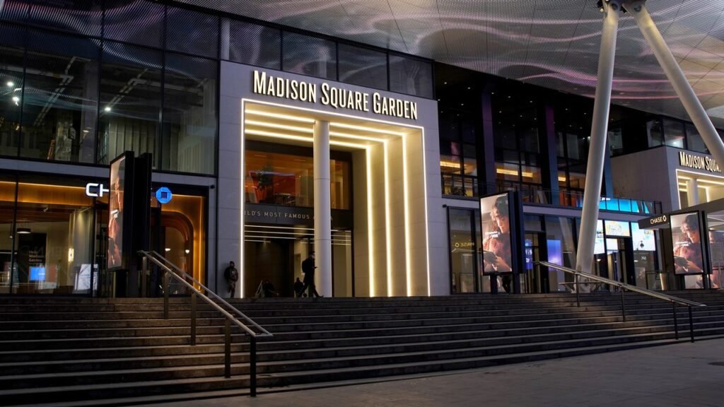 Un hombre falleció tras una caída en el show de Goose en Madison Square Garden, lo que ha conmocionado a los asistentes.