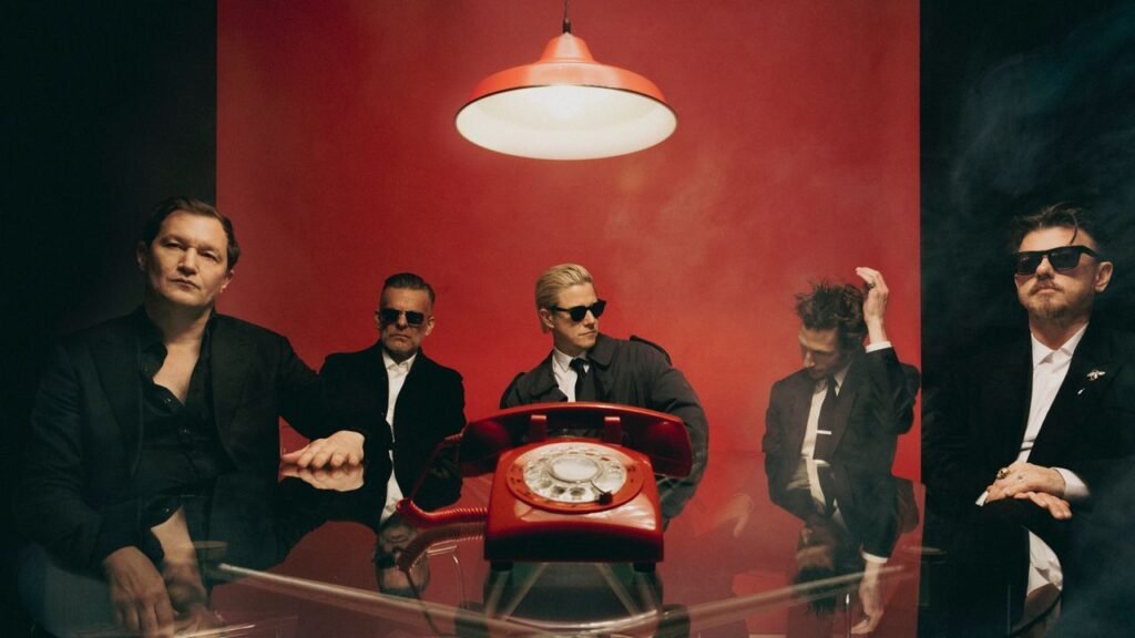 Interpol regresa con This Mirror Weighs a Ton, su primer álbum en cuatro años, y presenta dos canciones impactantes.