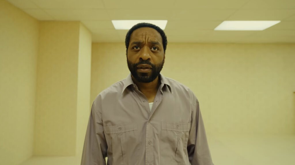 Backrooms, de A24, tuvo un gran estreno, lo que promete una expansión de la franquicia en el cine de terror.